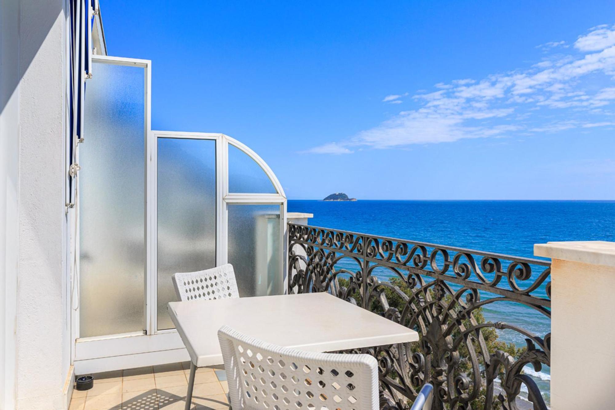Grand Hotel Mediterranee Alassio Esterno foto