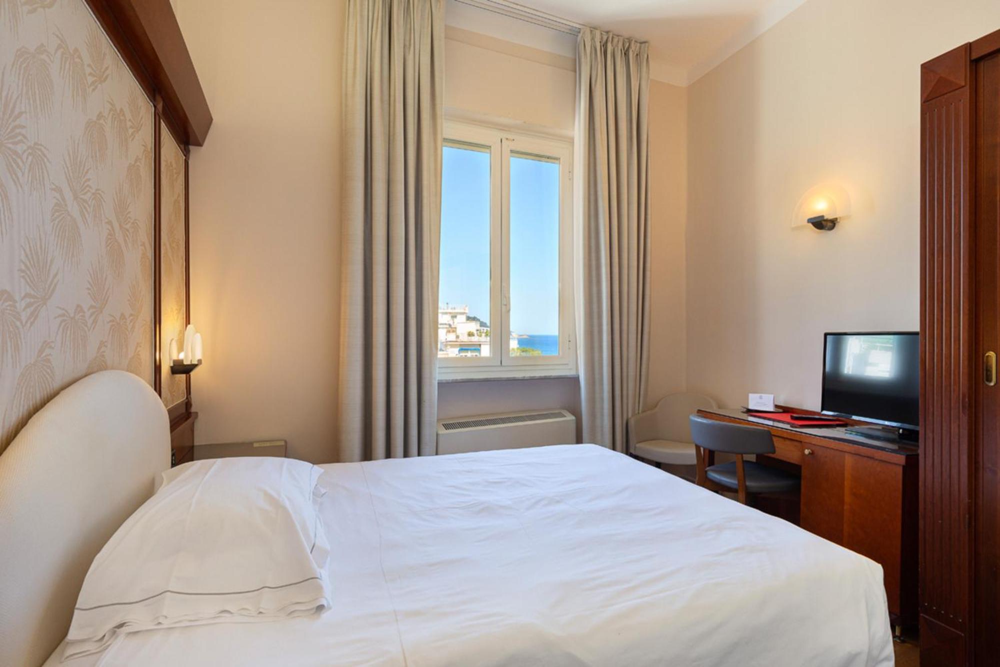 Grand Hotel Mediterranee Alassio Esterno foto