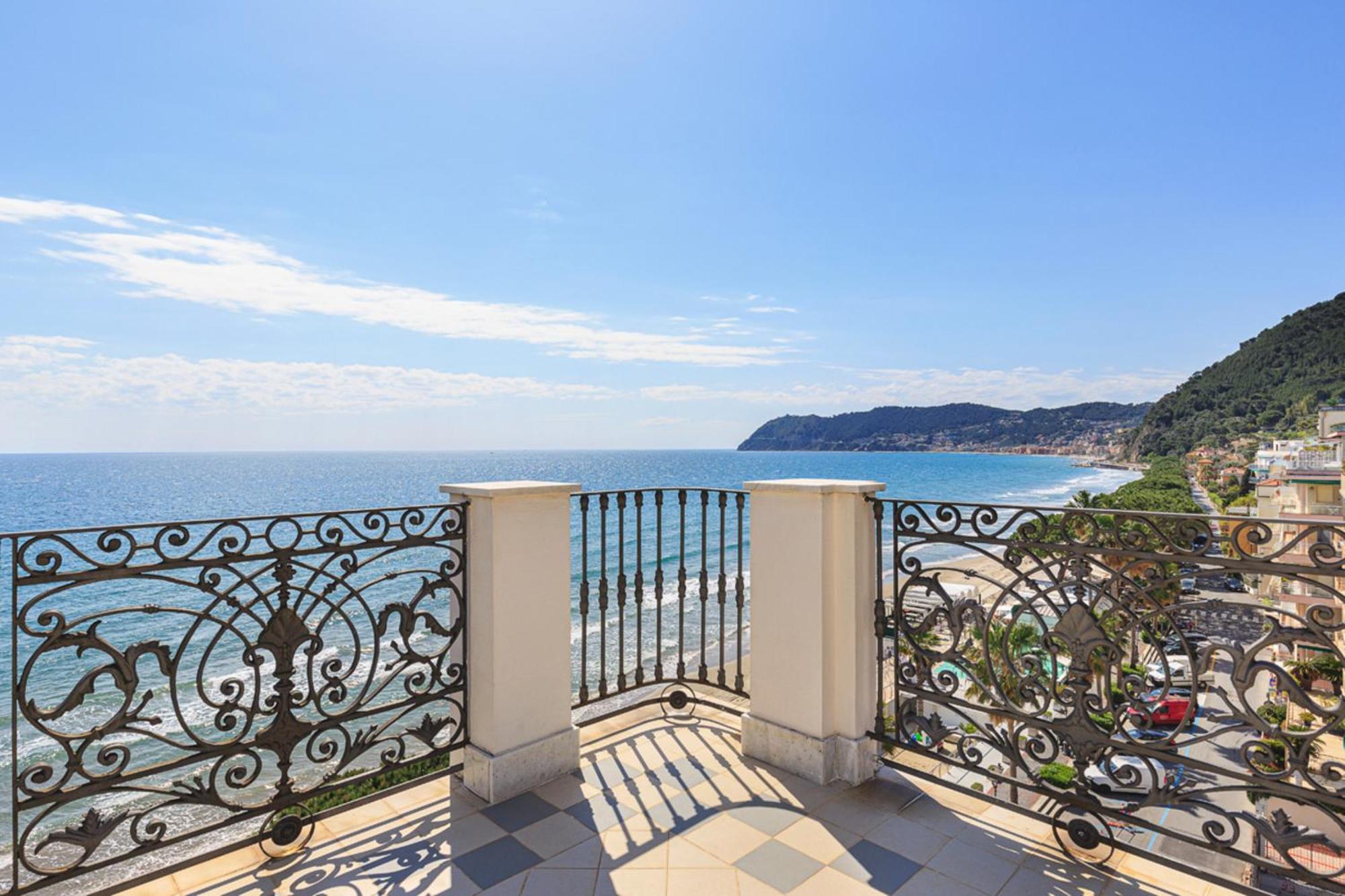Grand Hotel Mediterranee Alassio Esterno foto