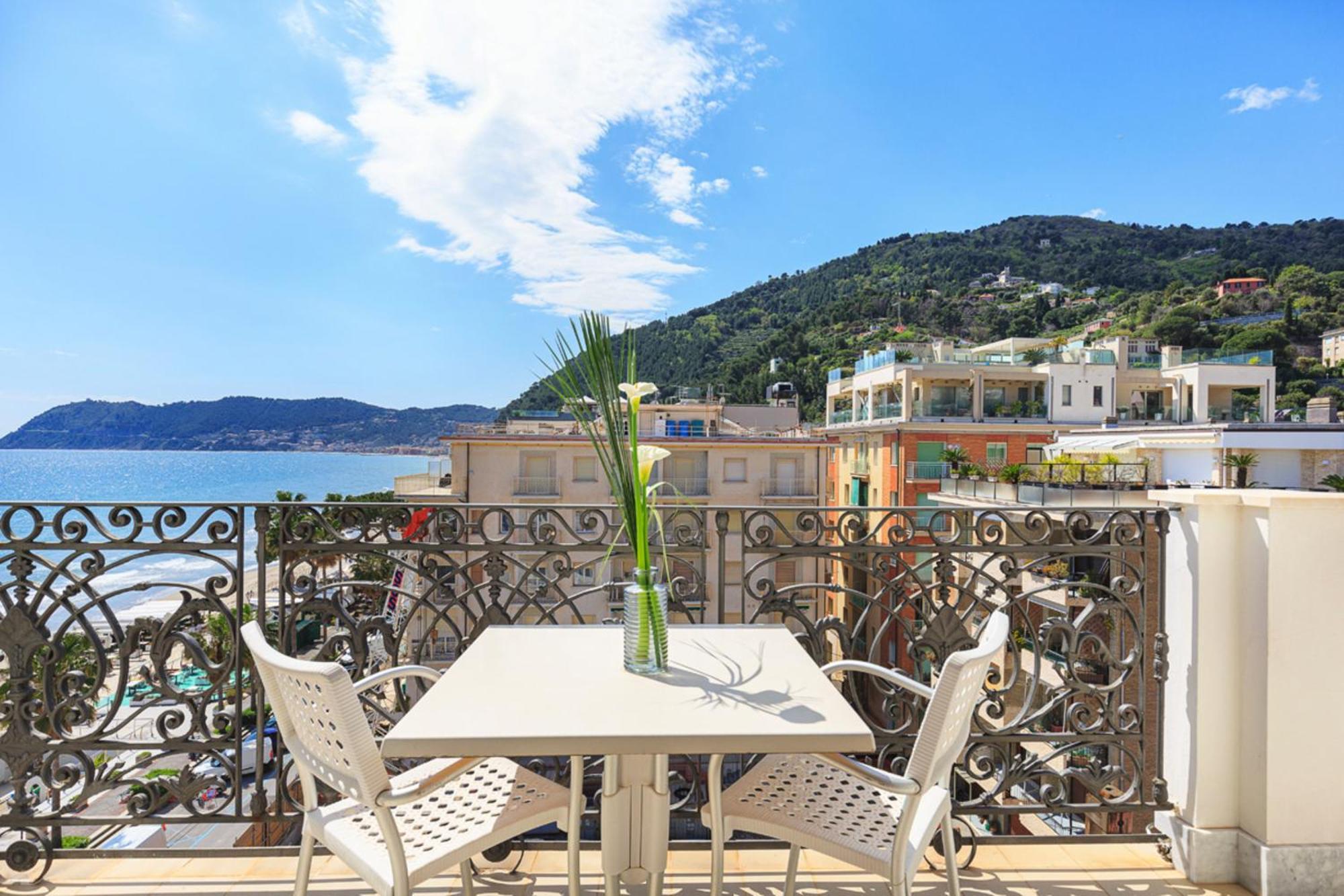 Grand Hotel Mediterranee Alassio Esterno foto