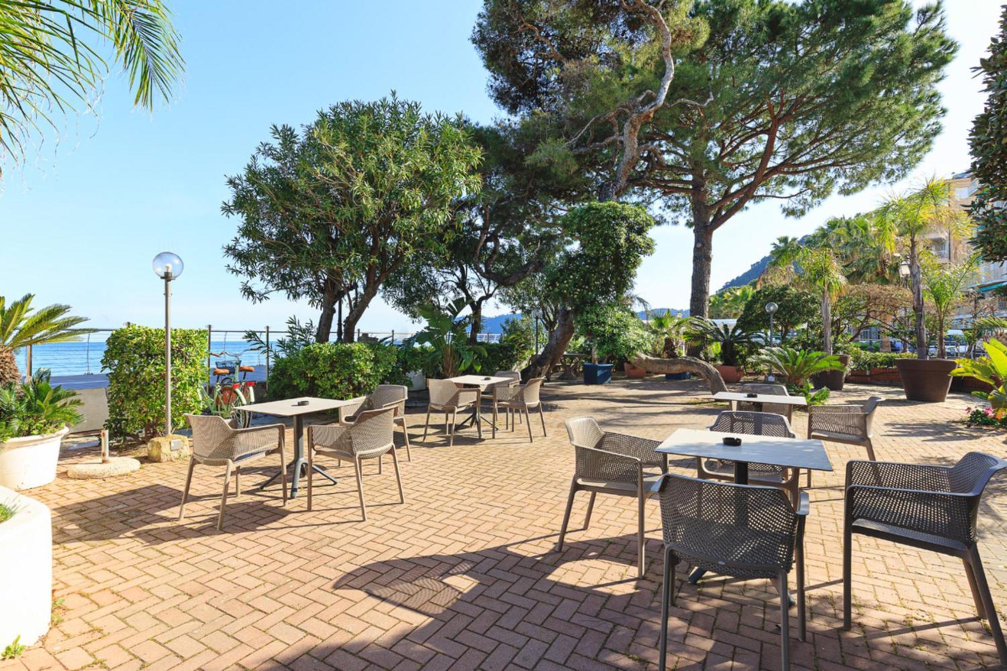 Grand Hotel Mediterranee Alassio Esterno foto