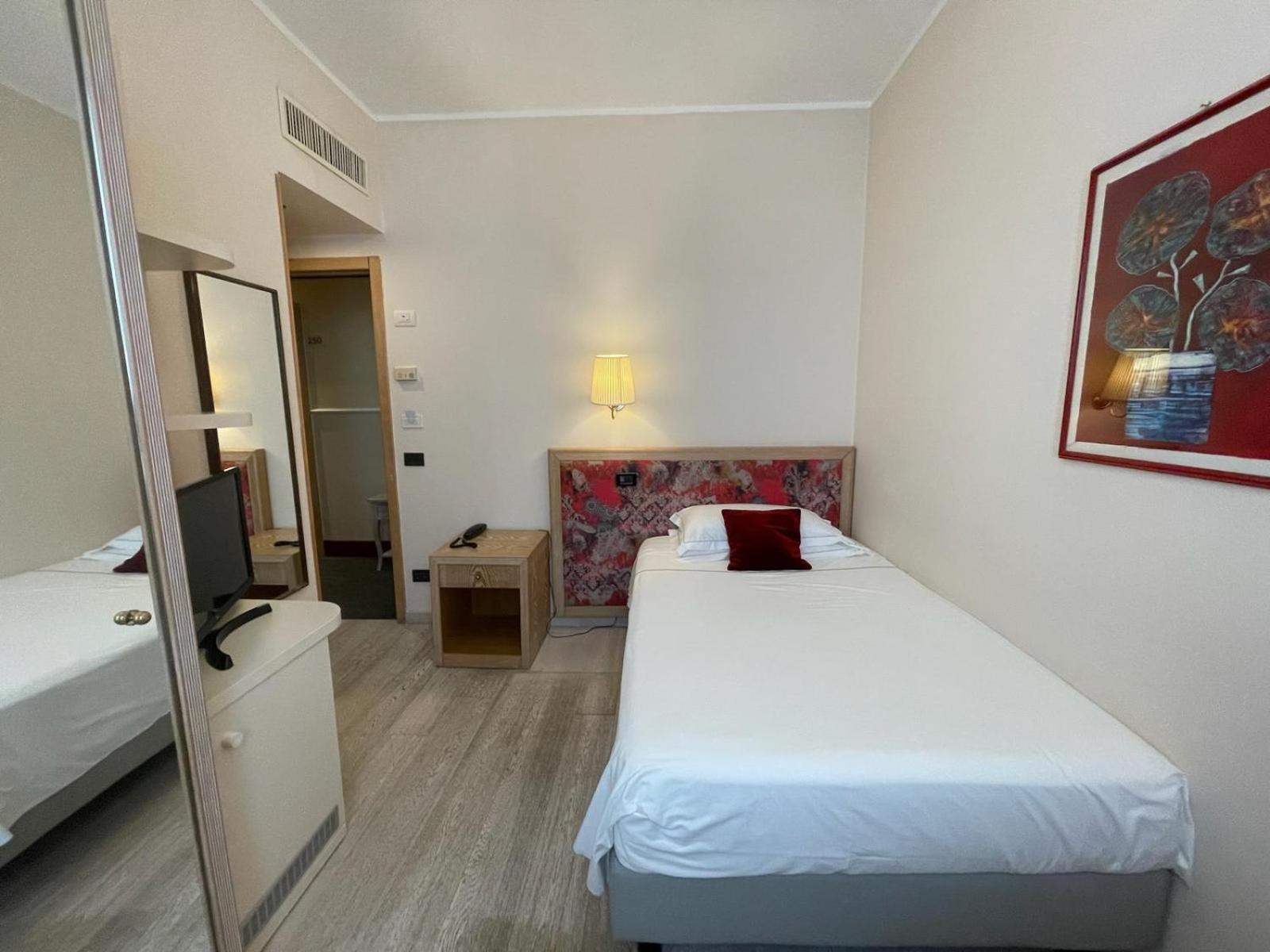 Grand Hotel Mediterranee Alassio Esterno foto