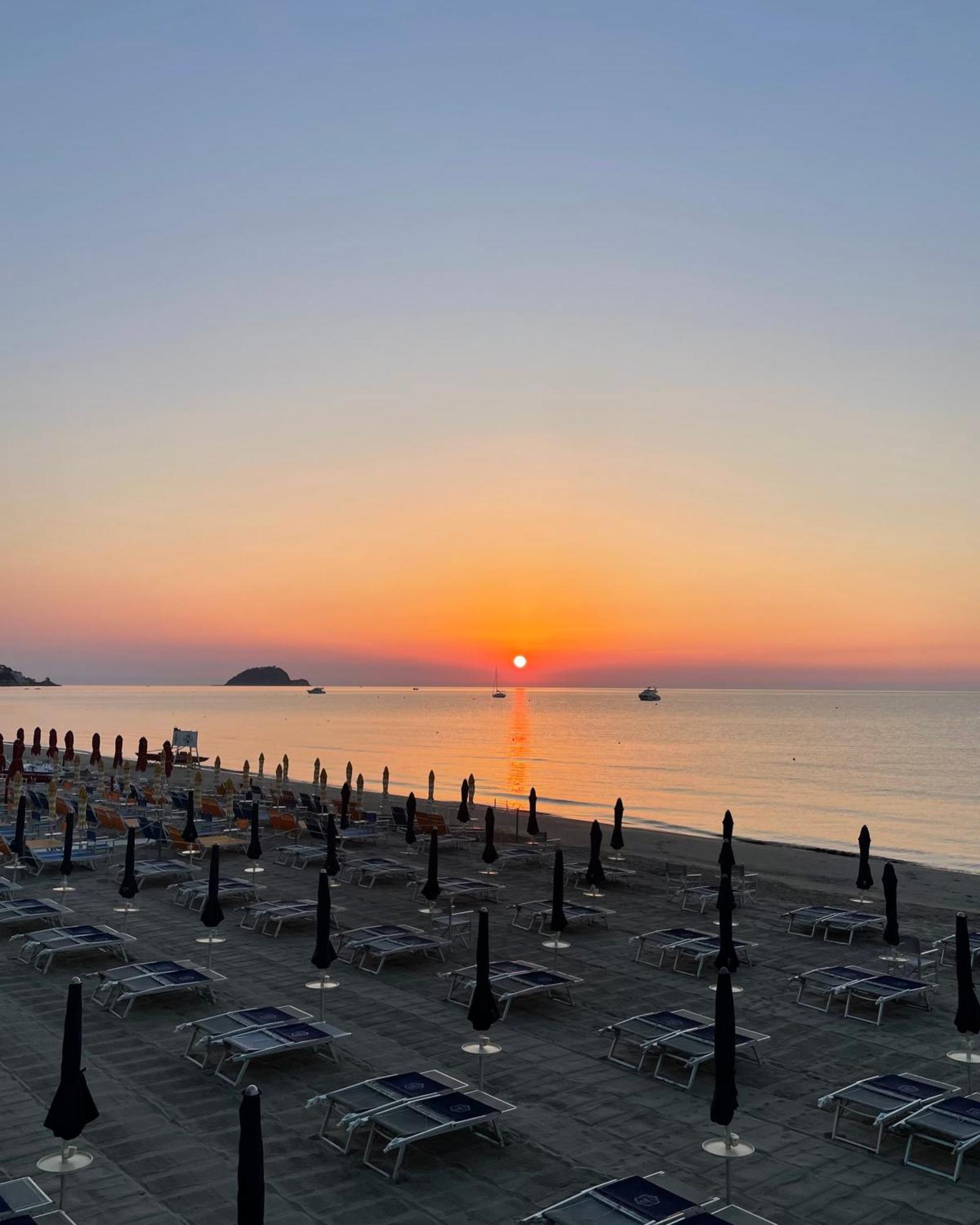 Grand Hotel Mediterranee Alassio Esterno foto