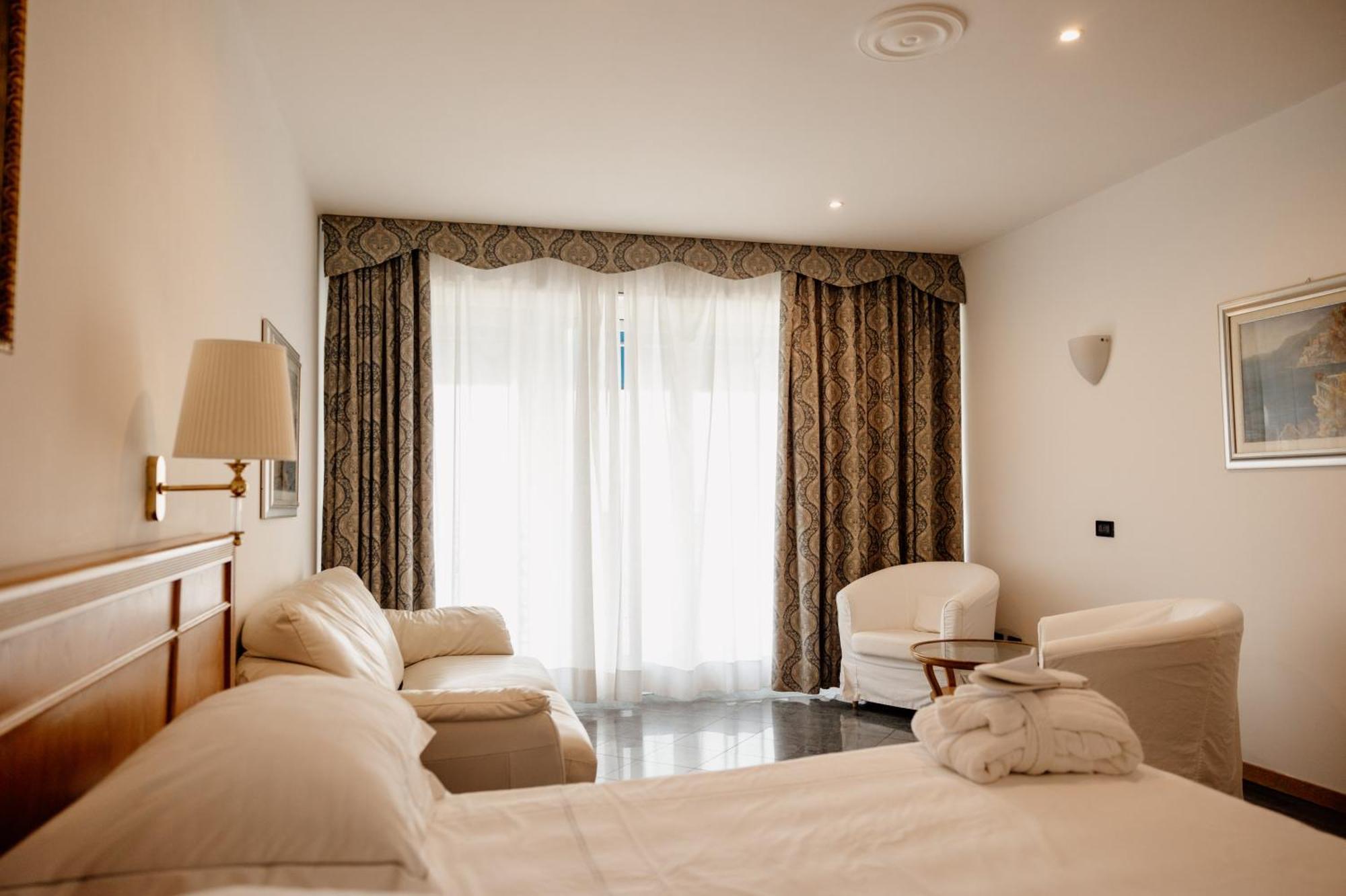 Grand Hotel Mediterranee Alassio Esterno foto