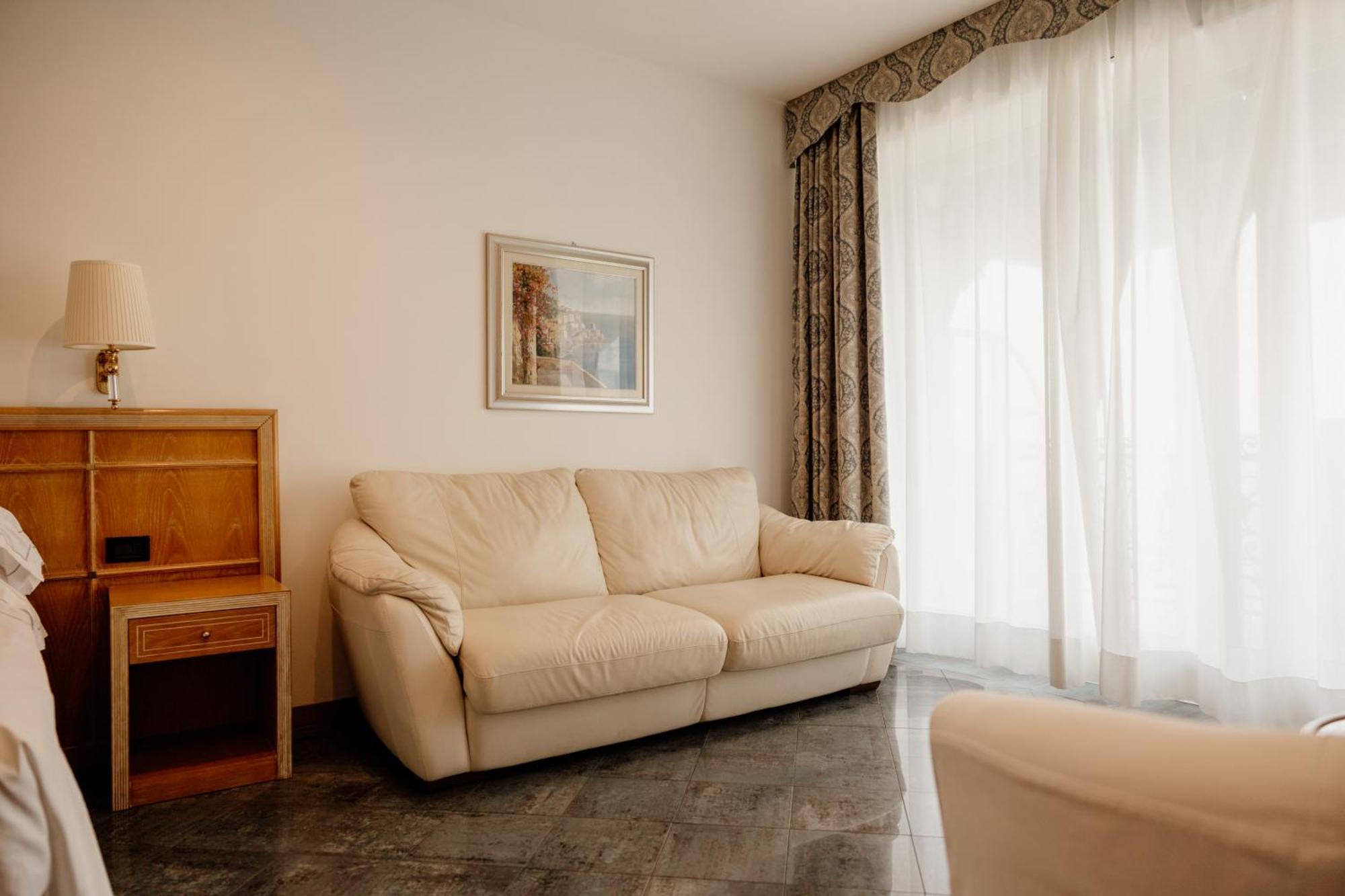 Grand Hotel Mediterranee Alassio Esterno foto